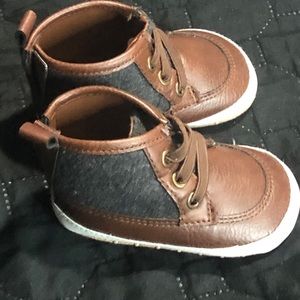 Super cute Gray and Brown shoes!